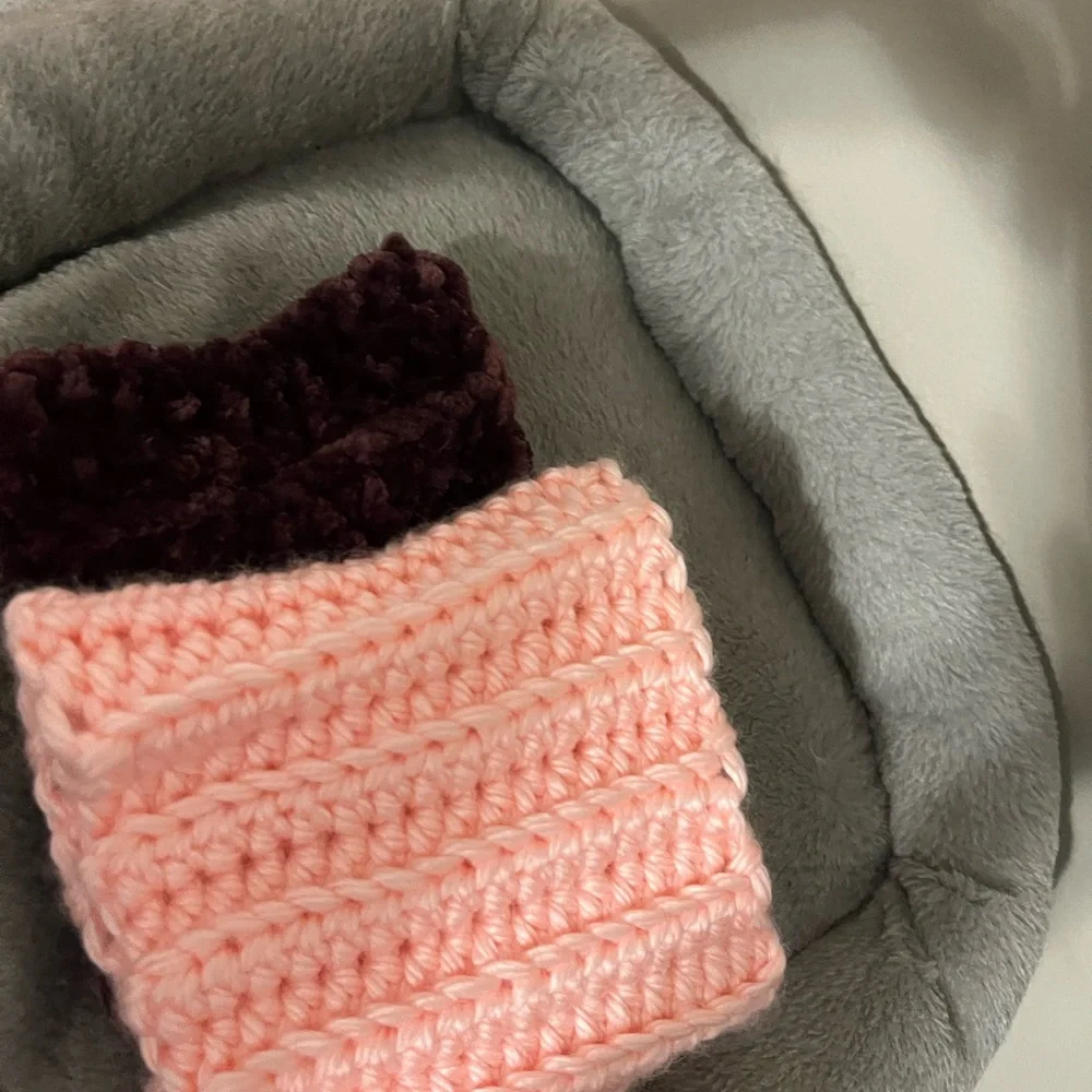 Homemade crochet cat neck warmer very Comy yarn